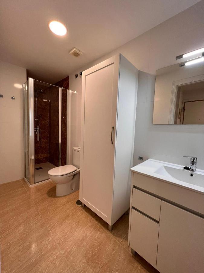 Torremolinos Centro - Beautiful , Newly Renovated 2 Bedroom Apartment Bagian luar foto