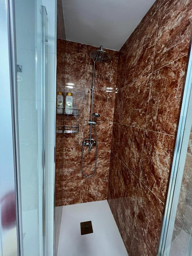 Torremolinos Centro - Beautiful , Newly Renovated 2 Bedroom Apartment Bagian luar foto